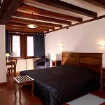 Logis Restaurant Manoir De L'acherie