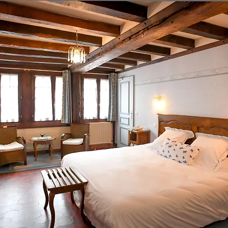 Logis Restaurant Manoir De L'acherie 호텔