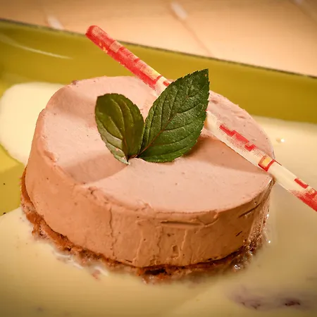 Logis Restaurant Manoir De L'acherie 2*