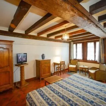 Logis Restaurant Manoir De L'acherie 호텔 2*