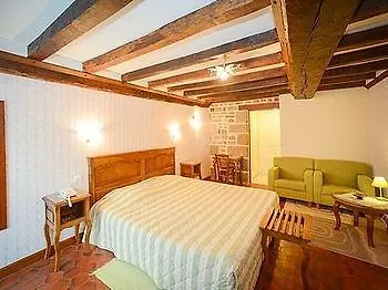 מלון Logis Restaurant Manoir De L'acherie 2*