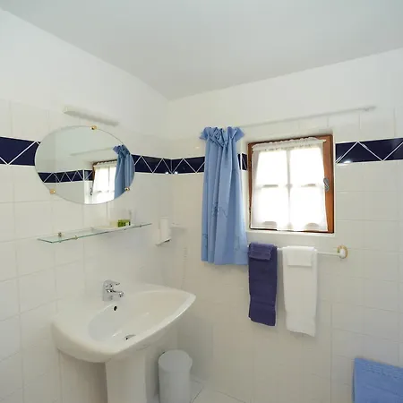 Logis Restaurant Manoir De L'acherie 2*