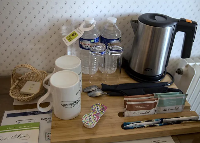 Hotel Logis Restaurant Manoir De L'acherie Sainte-Cécile