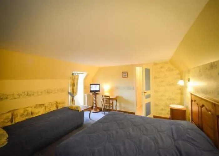 Hotel Logis Restaurant Manoir De L'acherie Sainte-Cécile