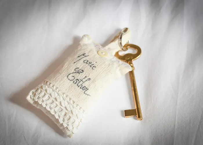 Logis Restaurant Manoir De L'acherie Hotel 2*