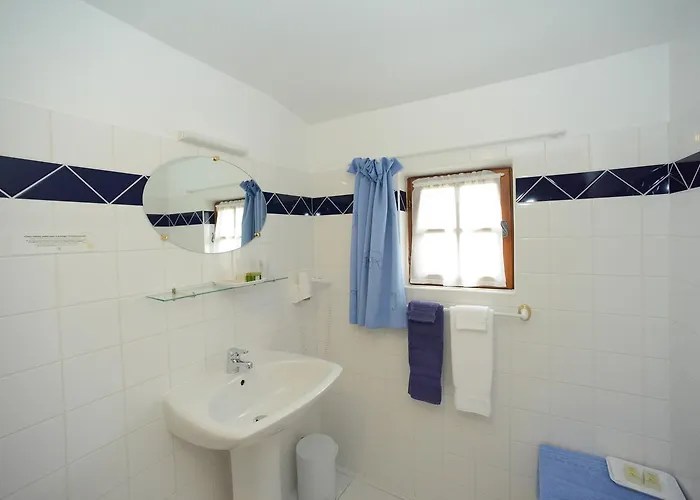 Logis Restaurant Manoir De L'acherie 2*