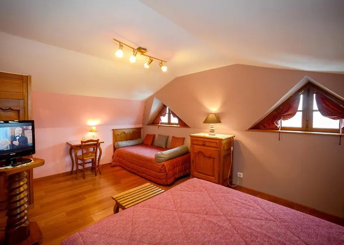 Logis Restaurant Manoir De L'acherie Hotel Sainte-Cécile